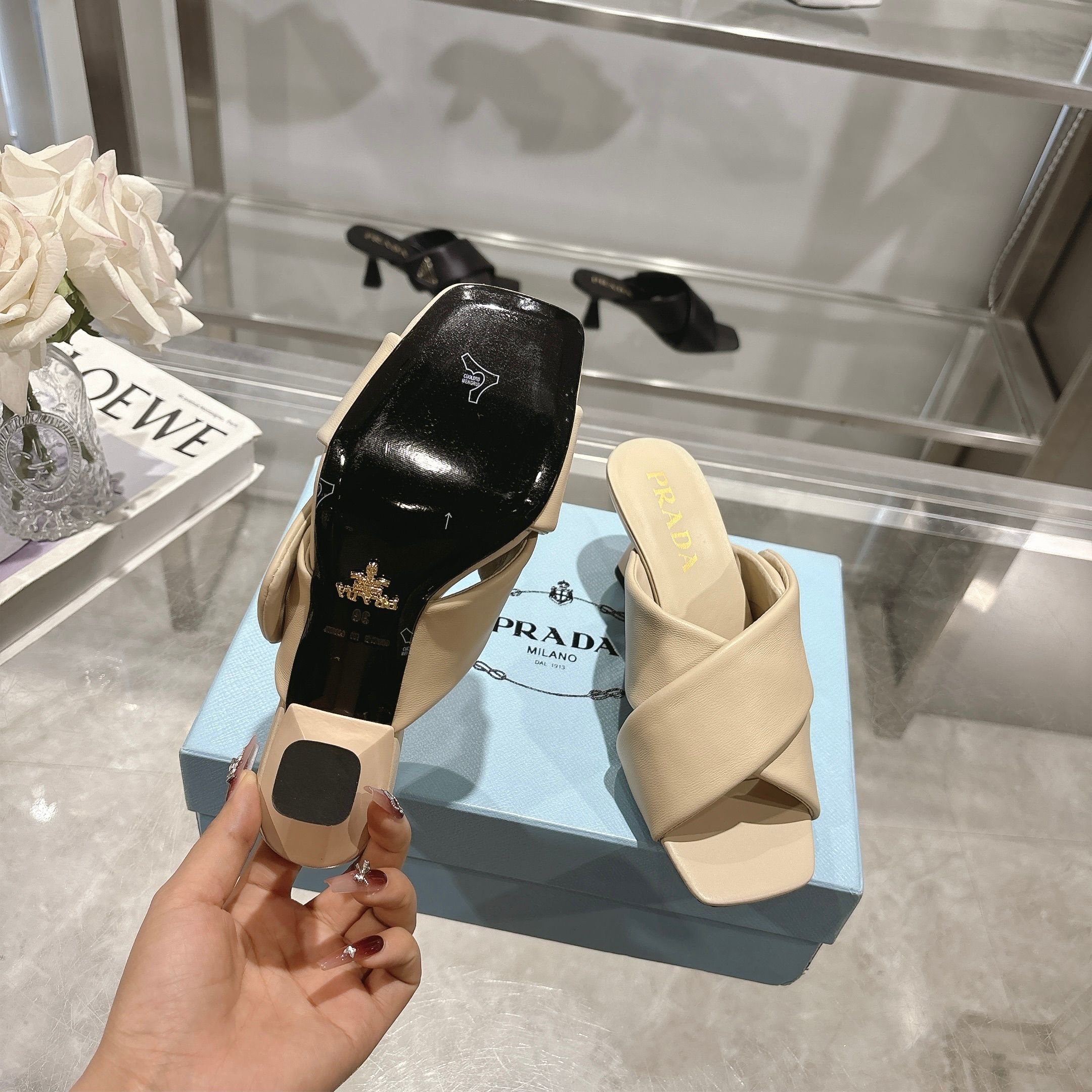 Prada Sheepskin Sandals: Soft Face, Real Skin Bottom, Size 35-40 (Custom 41) – Fabricated Details - 图片 3
