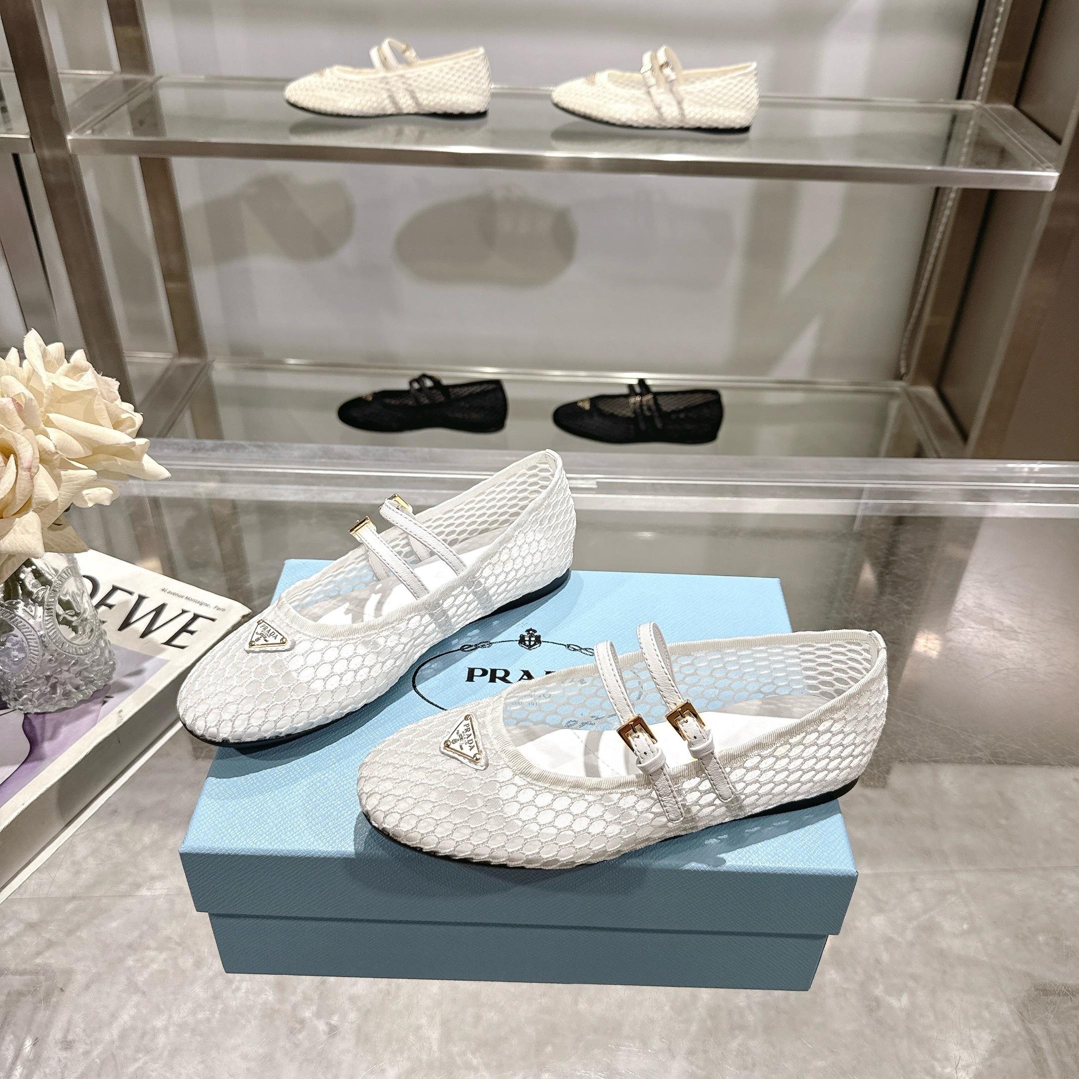 Prada Sheepskin Sandals with Rubber Sole in Sizes 35-40: NetInside Review - 图片 2
