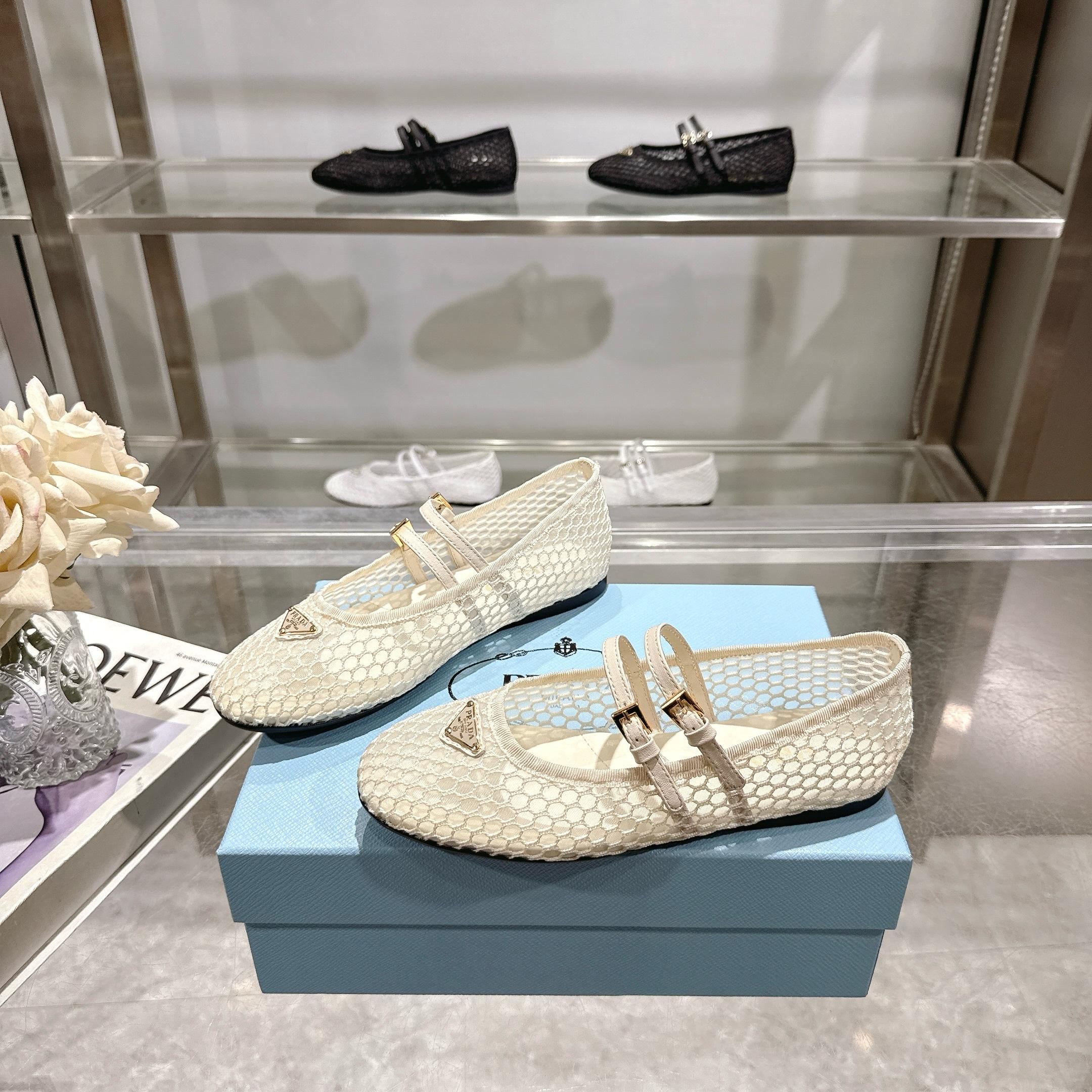 Prada Sandals: Coarse and New Design in Sheepskin and Rubber Sole, Sizes 35-40 - 图片 3
