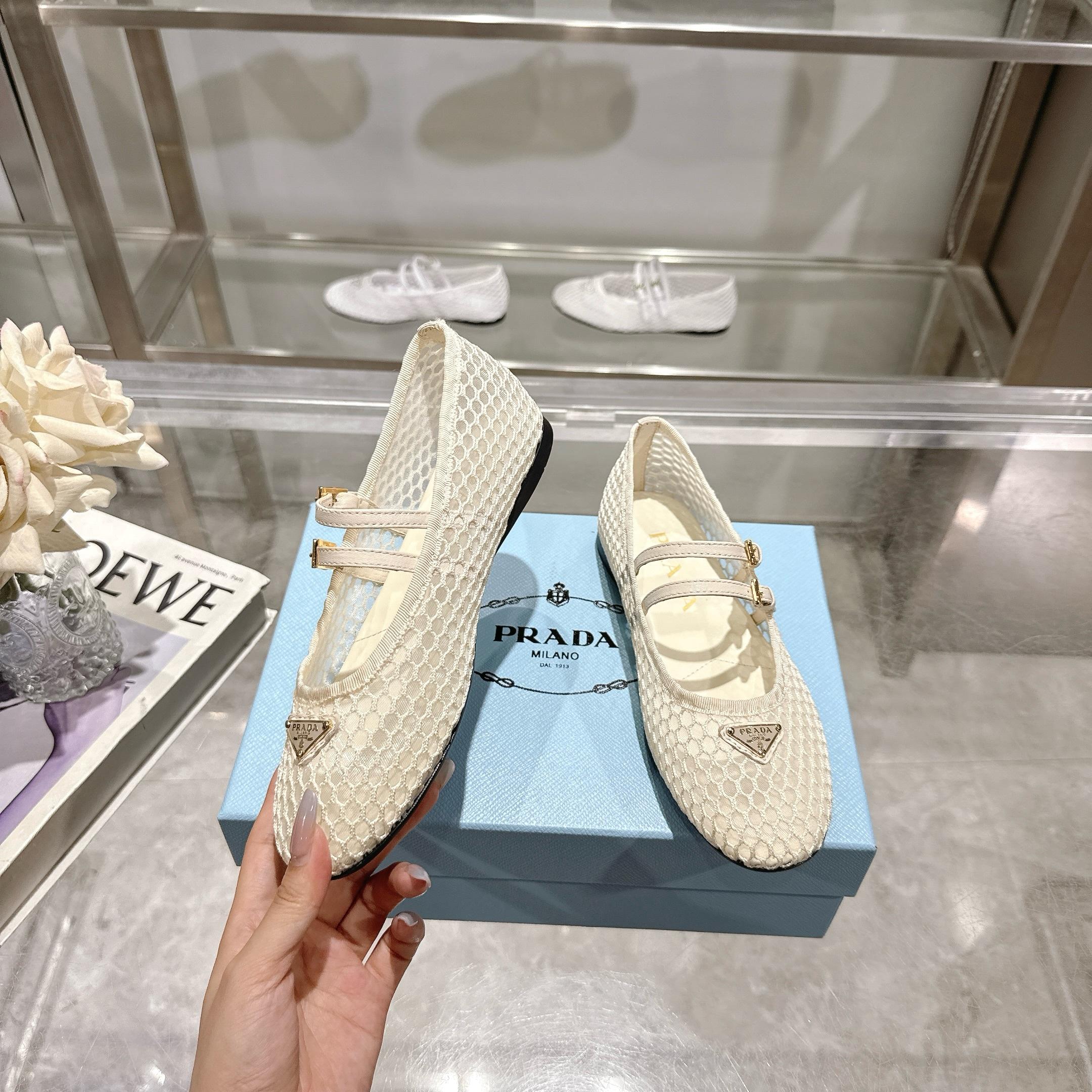 Prada Sandals: Coarse and New Design in Sheepskin and Rubber Sole, Sizes 35-40 - 图片 4