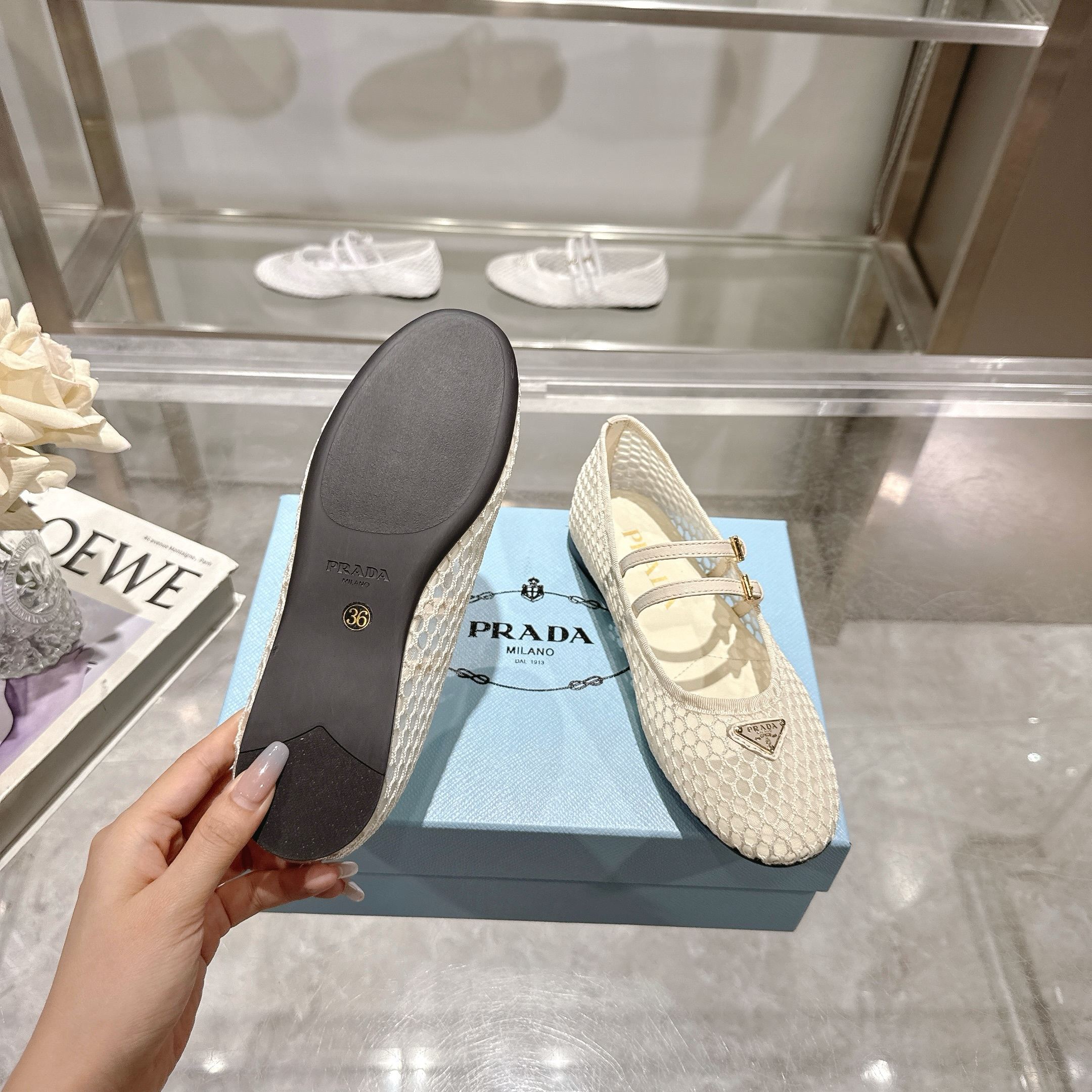 Prada Sandals: Coarse and New Design in Sheepskin and Rubber Sole, Sizes 35-40 - 图片 8