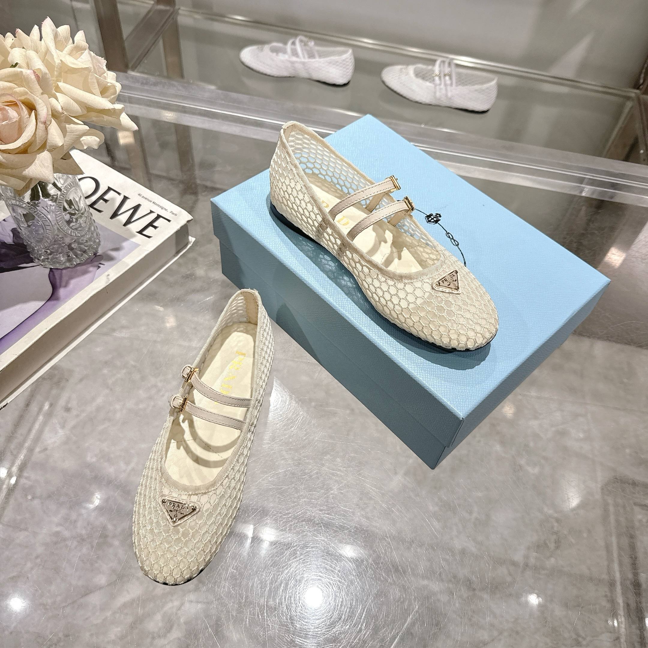 Prada Sandals: Coarse and New Design in Sheepskin and Rubber Sole, Sizes 35-40 - 图片 5