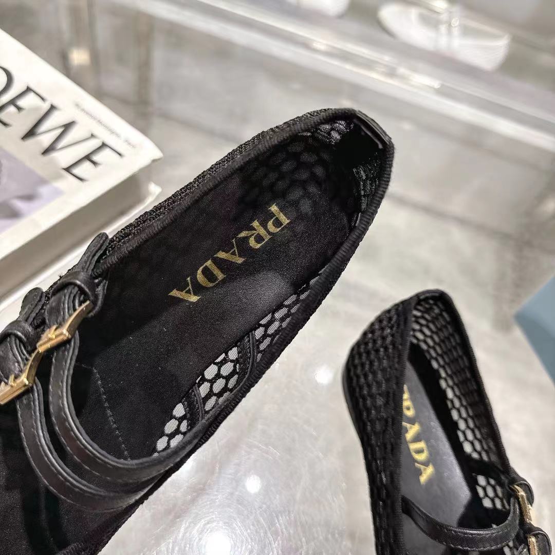 Prada Women’s Sheepskin Sandals with Rubber Sole in Sizes 35-40 (Custom 41) - 图片 8