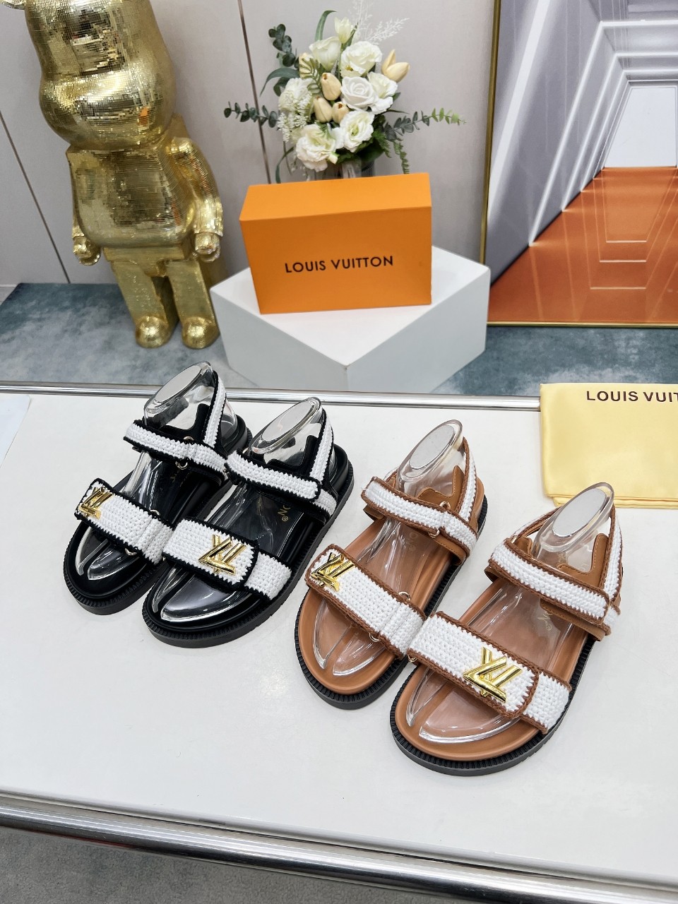 El mejor diseñador
 Louis Vuitton Zapatos Pantuflas Top perfecto falso
 Tejido Piel de oveja Colección primavera – verano Fashion Pantalones deportivos