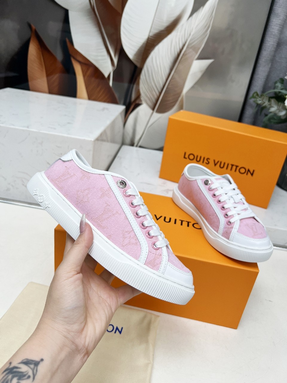 Louis Vuitton Pink Monogram Canvas Sneakers Women's Lace-Up Shoes 1 Louis Vuitton Pink Monogram Canvas Sneakers Women's Lace-Up Shoes