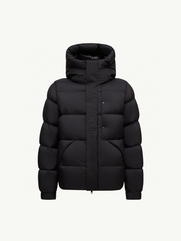 羽绒服-。 MC黑武士冬季爆款羽绒服 短款羽绒服浮雕门禁羽绒服面包服！磨砂利落色彩与剪裁打造干练姿态，身