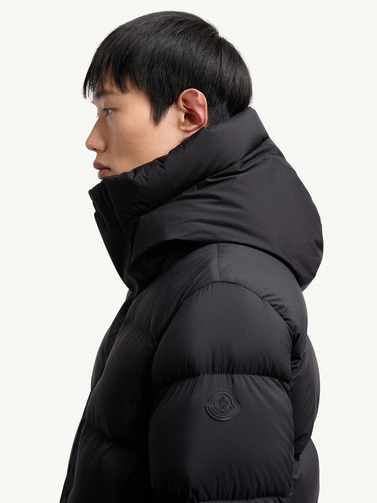 羽绒服-。 MC黑武士冬季爆款羽绒服 短款羽绒服浮雕门禁羽绒服面包服！磨砂利落色彩与剪裁打造干练姿态，身