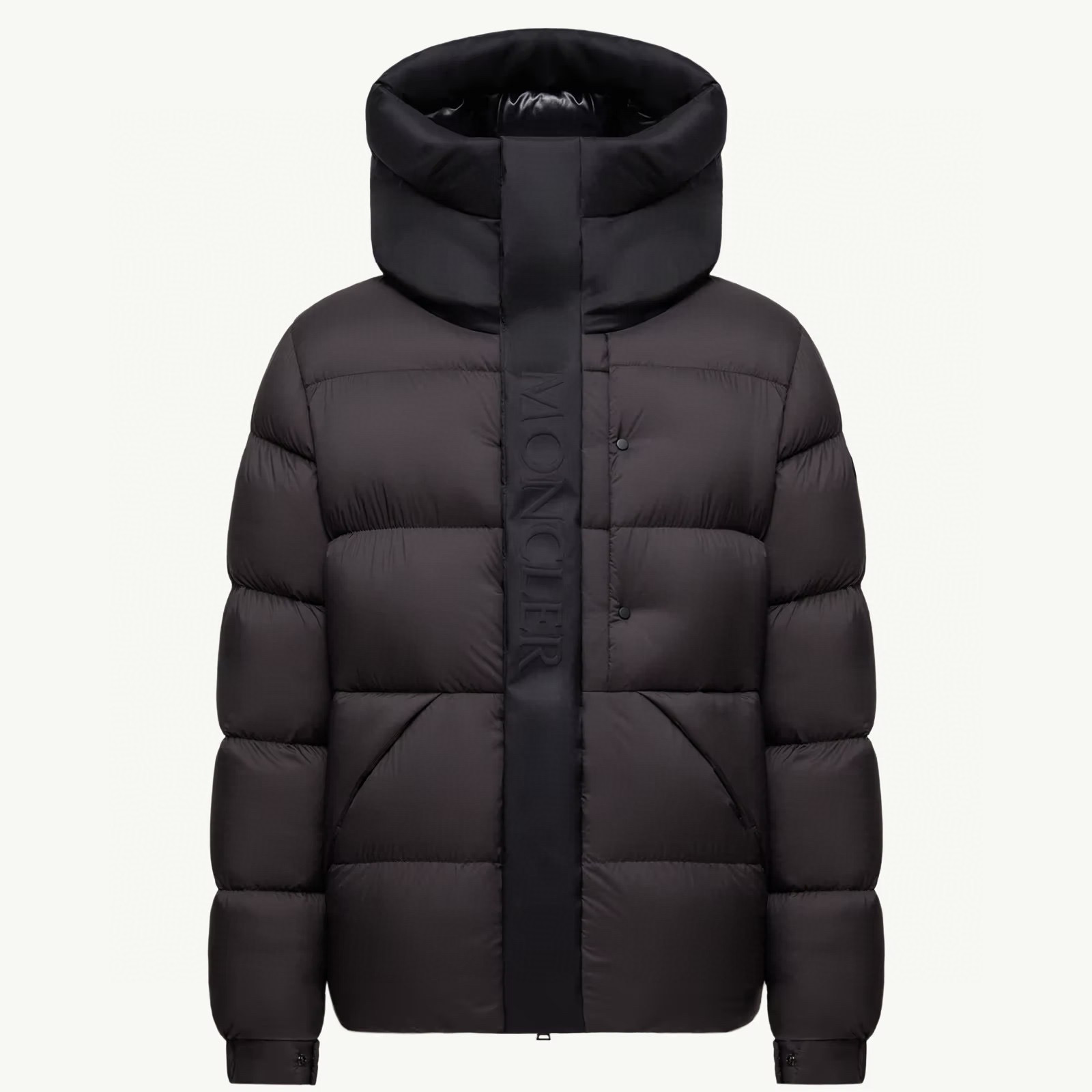 羽绒服-。 MC黑武士冬季爆款羽绒服 短款羽绒服浮雕门禁羽绒服面包服！磨砂利落色彩与剪裁打造干练姿态，身