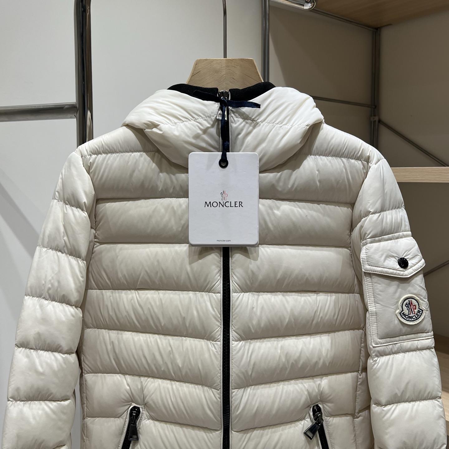Пуховик Moncler