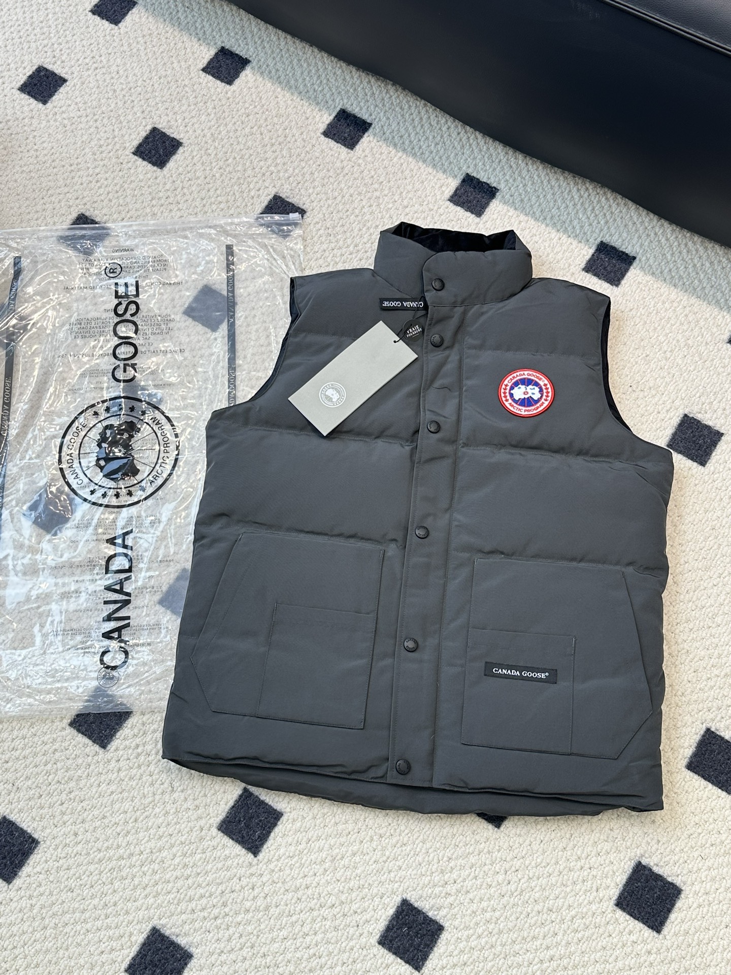 Canada Goose Clothing Waistcoats Replica Shop
 Black Blue Red Sky White