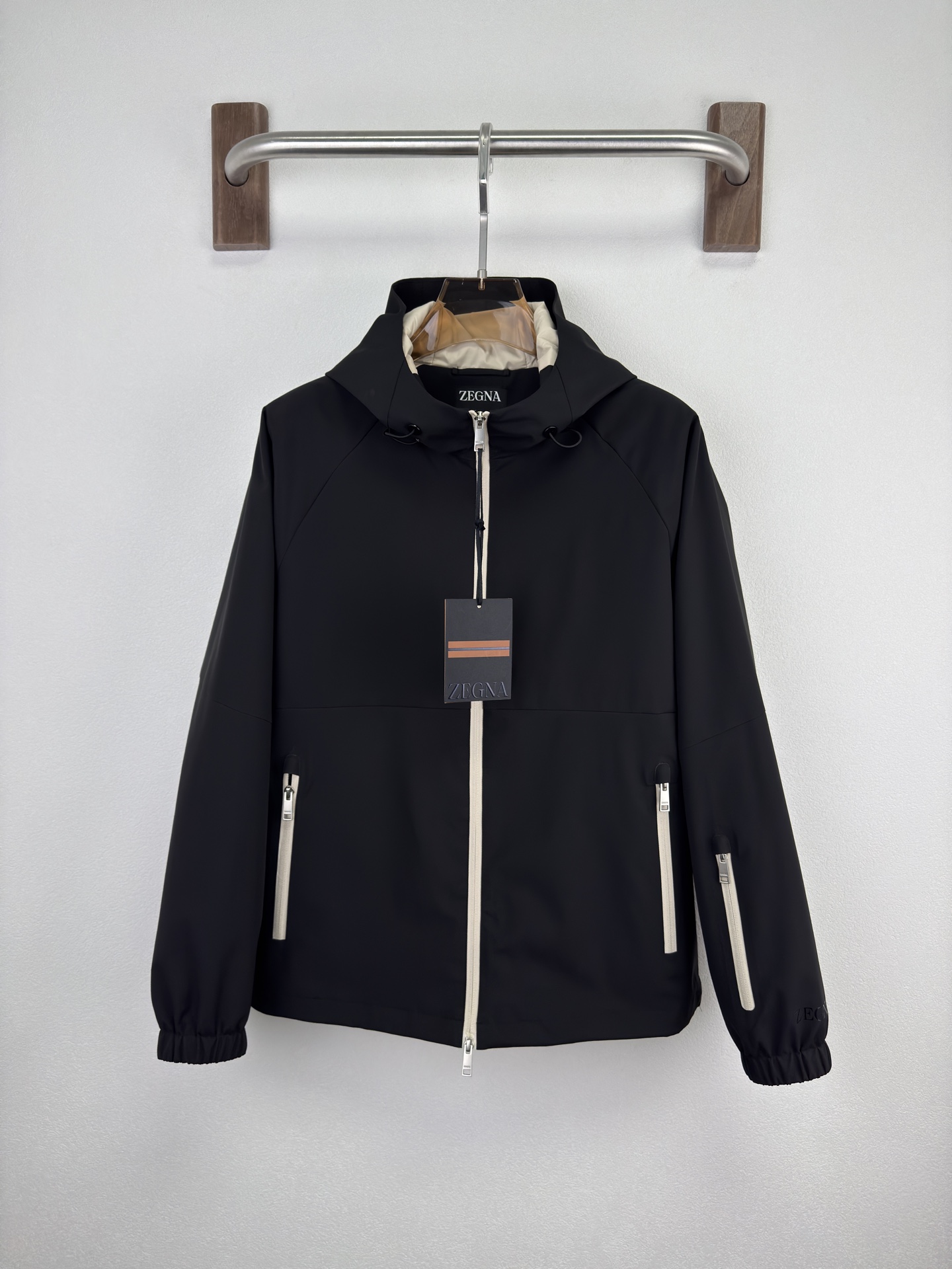 NO:515235,ZEGNA 25FW autumn and winter new thin cotton jacket, luxurious glue design, high-end quality. Low-key and calm show nobility. Black M-3XL (48-56 sizes), jackets & coats, alexander wang19860909ZEGNA 25FW秋冬新品薄棉服夹克,奢华压胶设计,高端品相.低调沉稳尽显高贵. 黑色 M-3XL（48-56码）,,jackets & coats,alexander wang,Men's clothing