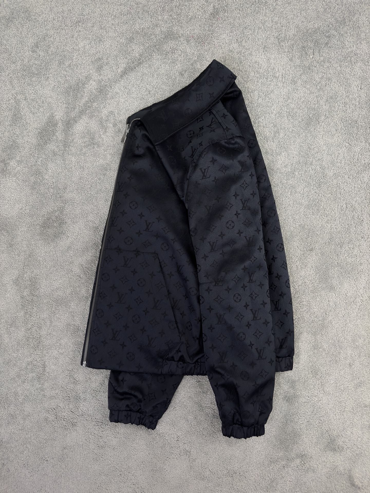 NO:515256,LV double-sided jacket, louis vuitton, jackets & coats,alexander wang19860909LV双面穿夹克,,louis vuitton,jackets & coats,alexander wang,Men's clothing