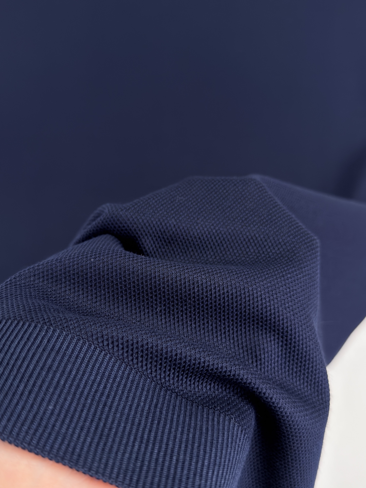 Loro Piana 26 春夏新品翻领 T恤。 Loro piana 的世界里奢华从不喧哗，它藏于每一