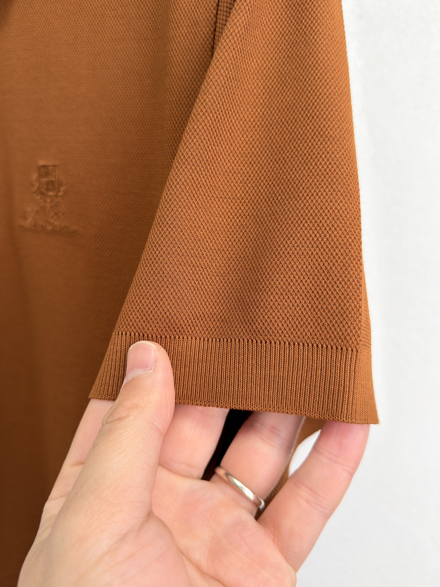 Loro Piana 26 春夏新品翻领 T恤。 Loro piana 的世界里奢华从不喧哗，它藏于每一