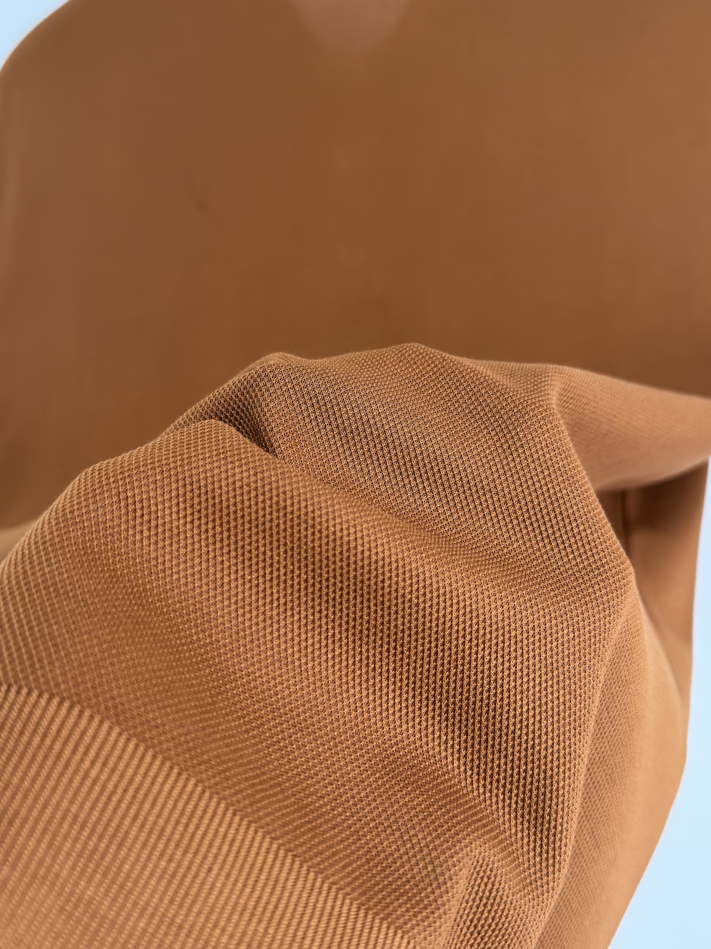 Loro Piana 26 春夏新品翻领 T恤。 Loro piana 的世界里奢华从不喧哗，它藏于每一