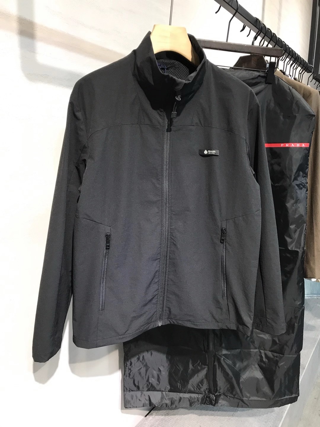 프라다 26ss 블랙나이트 재킷 19439