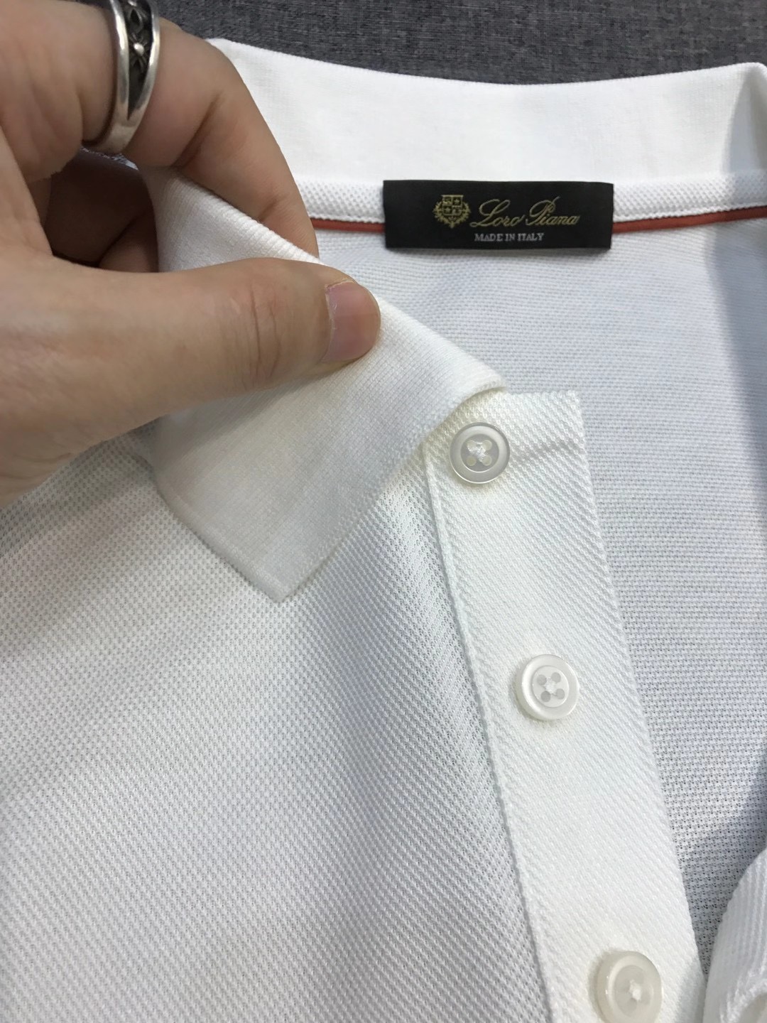 白色