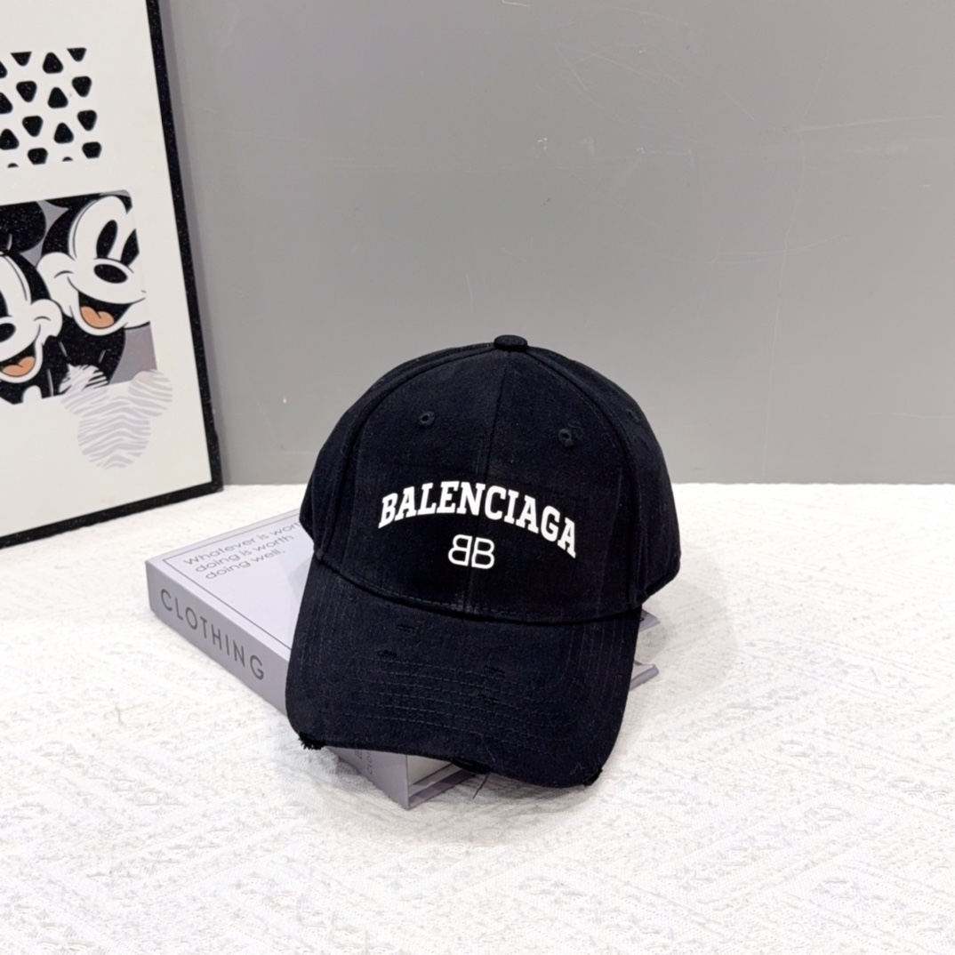 BALENCIAGA巴黎世家新款logo棒球帽，很酷的色系，男女佩戴都有不同style，第一批抢先出货