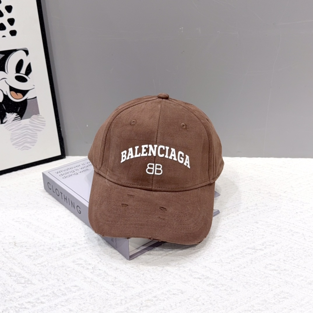  BALENCIAGA巴黎世家新款logo棒球帽，很酷的色系，男女佩戴都有不同style，第一批抢先出货