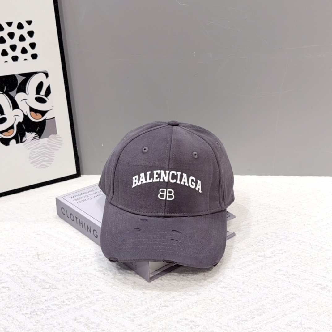  BALENCIAGA巴黎世家新款logo棒球帽，很酷的色系，男女佩戴都有不同style，第一批抢先出货