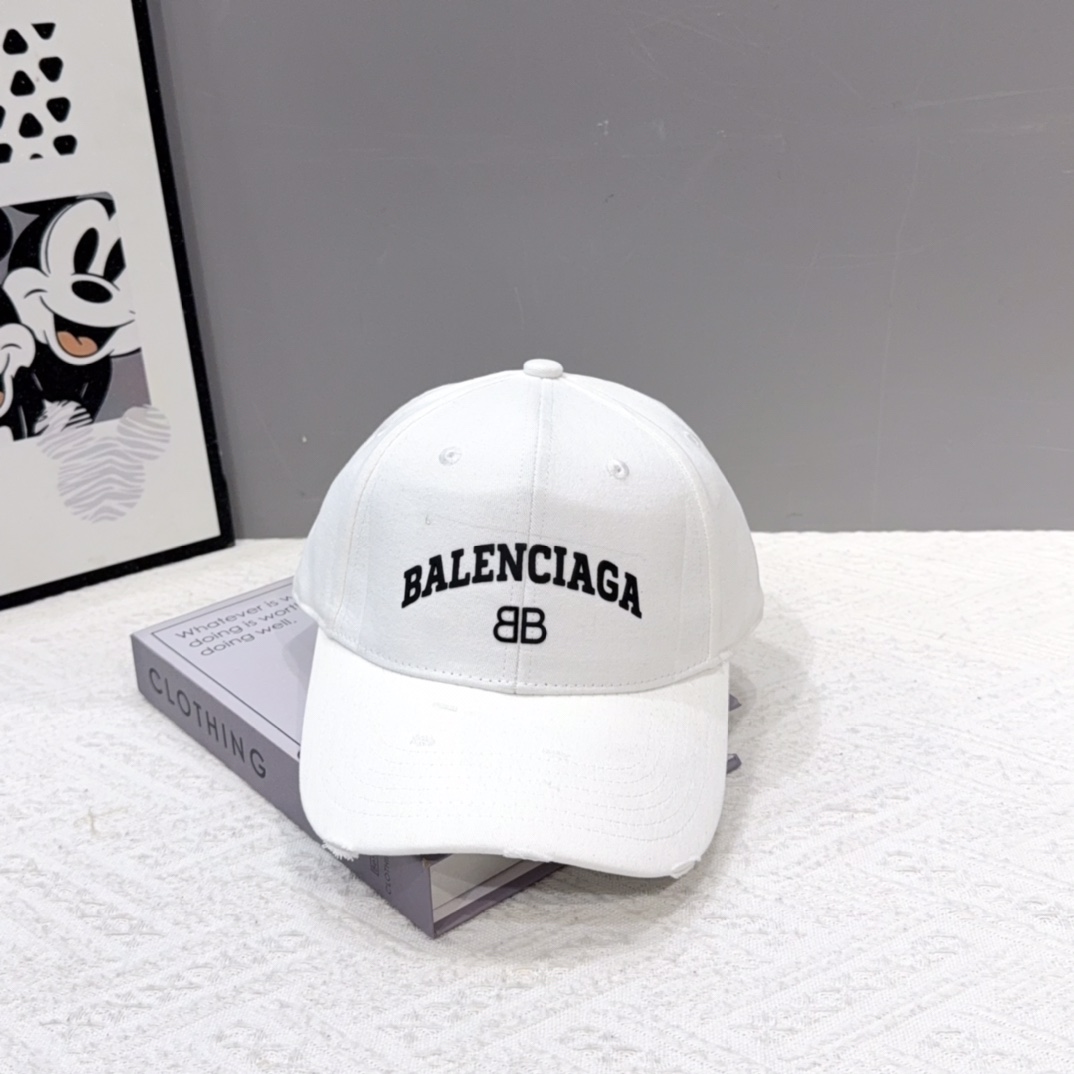 BALENCIAGA巴黎世家新款logo棒球帽，很酷的色系，男女佩戴都有不同style，第一批抢先出货