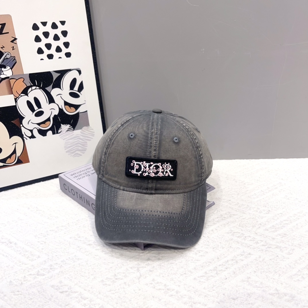 【DIOR迪奥】新款走量简约棒球帽🧢，新款出货，大牌款超好搭配，赶紧入手！