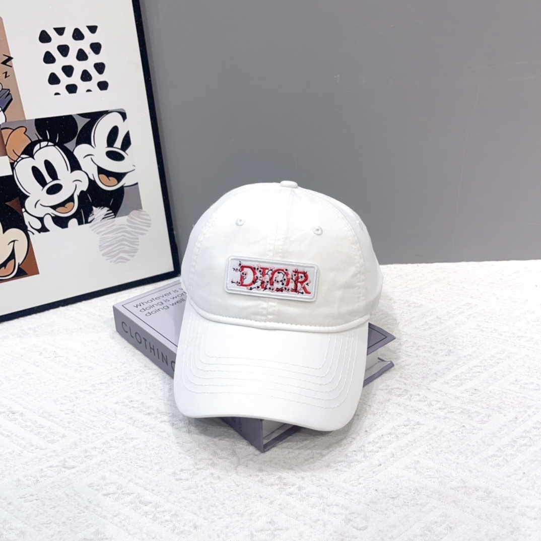 【DIOR迪奥】新款走量简约棒球帽🧢，新款出货，大牌款超好搭配，赶紧入手！