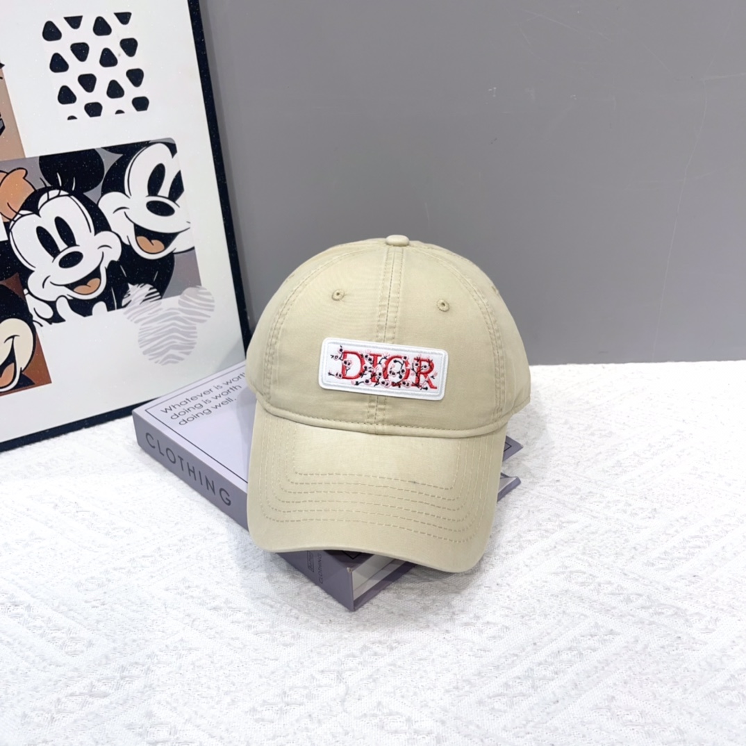 【DIOR迪奥】新款走量简约棒球帽🧢，新款出货，大牌款超好搭配，赶紧入手！