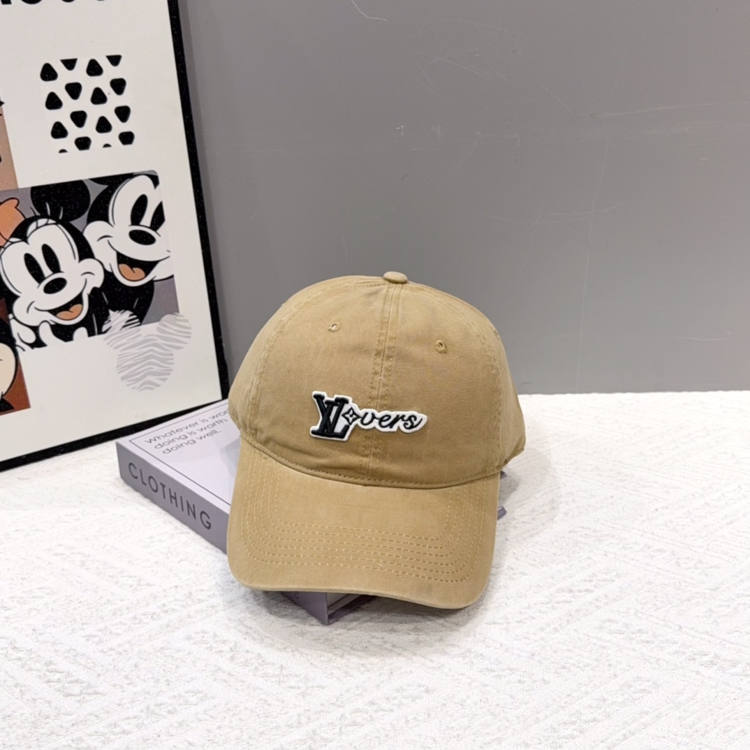 🧢路易威登棒球帽 LouisVuitton😍新款LV棒球帽，重工打造♥️高端大气，百搭款🤗男女通用！跑量