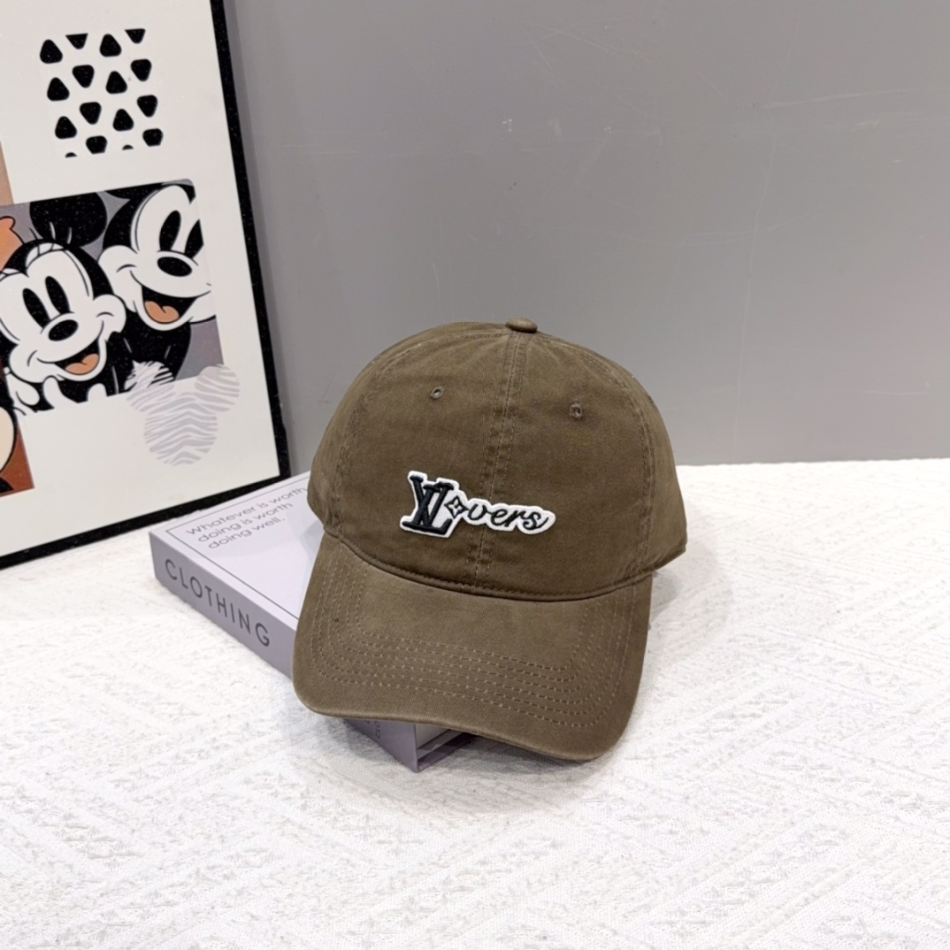 🧢路易威登棒球帽 LouisVuitton😍新款LV棒球帽，重工打造♥️高端大气，百搭款🤗男女通用！跑量