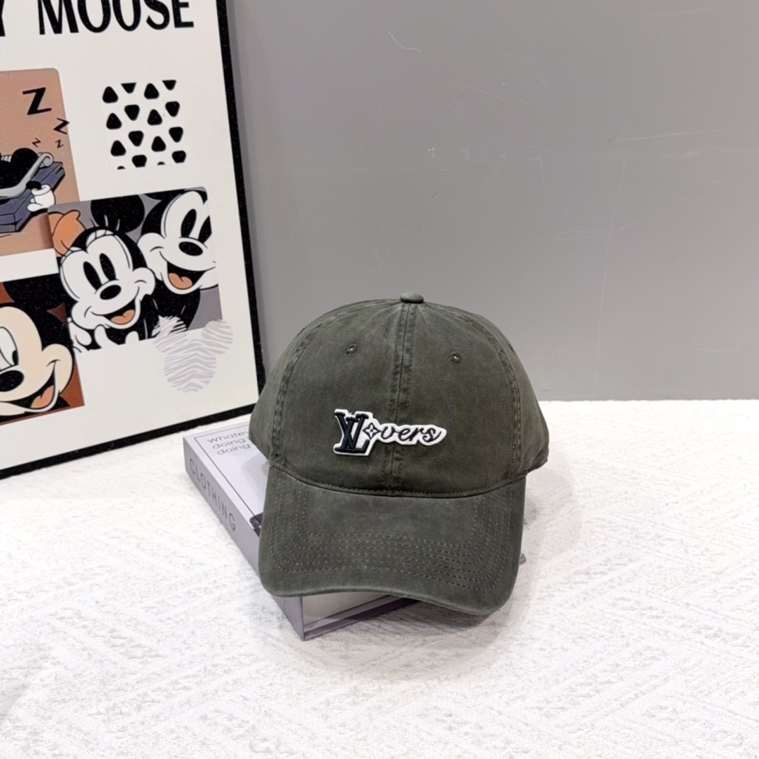 🧢路易威登棒球帽 LouisVuitton😍新款LV棒球帽，重工打造♥️高端大气，百搭款🤗男女通用！跑量