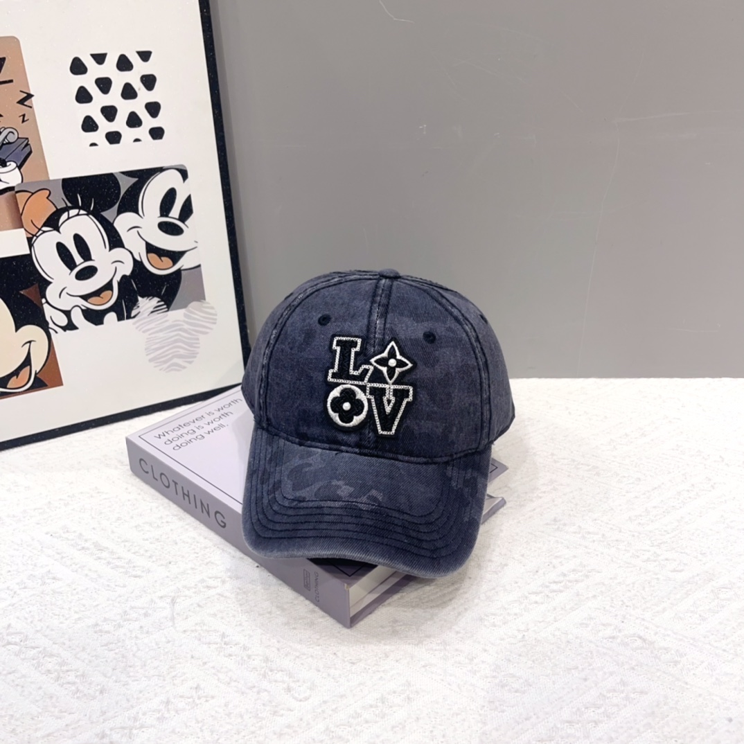 🧢路易威登棒球帽 LouisVuitton😍新款LV棒球帽，重工打造♥️高端大气，百搭款🤗男女通用！跑量