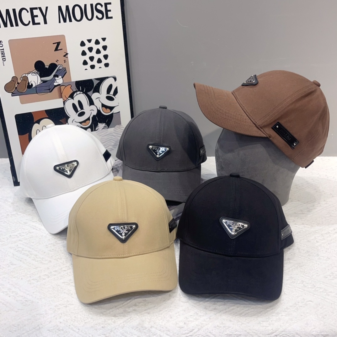 
普拉达 PRADA 新品经典棒球帽 代购版本！时尚潮流，高端做工！非一般的品质，细节看实拍哦