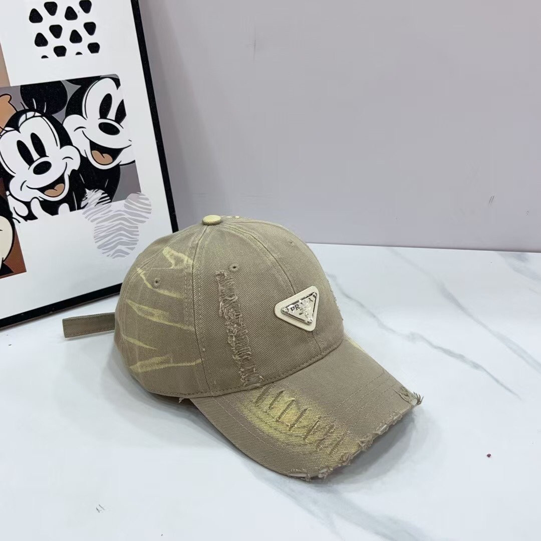 
普拉达 PRADA 新品经典棒球帽 代购版本！时尚潮流，高端做工！非一般的品质，细节看实拍哦