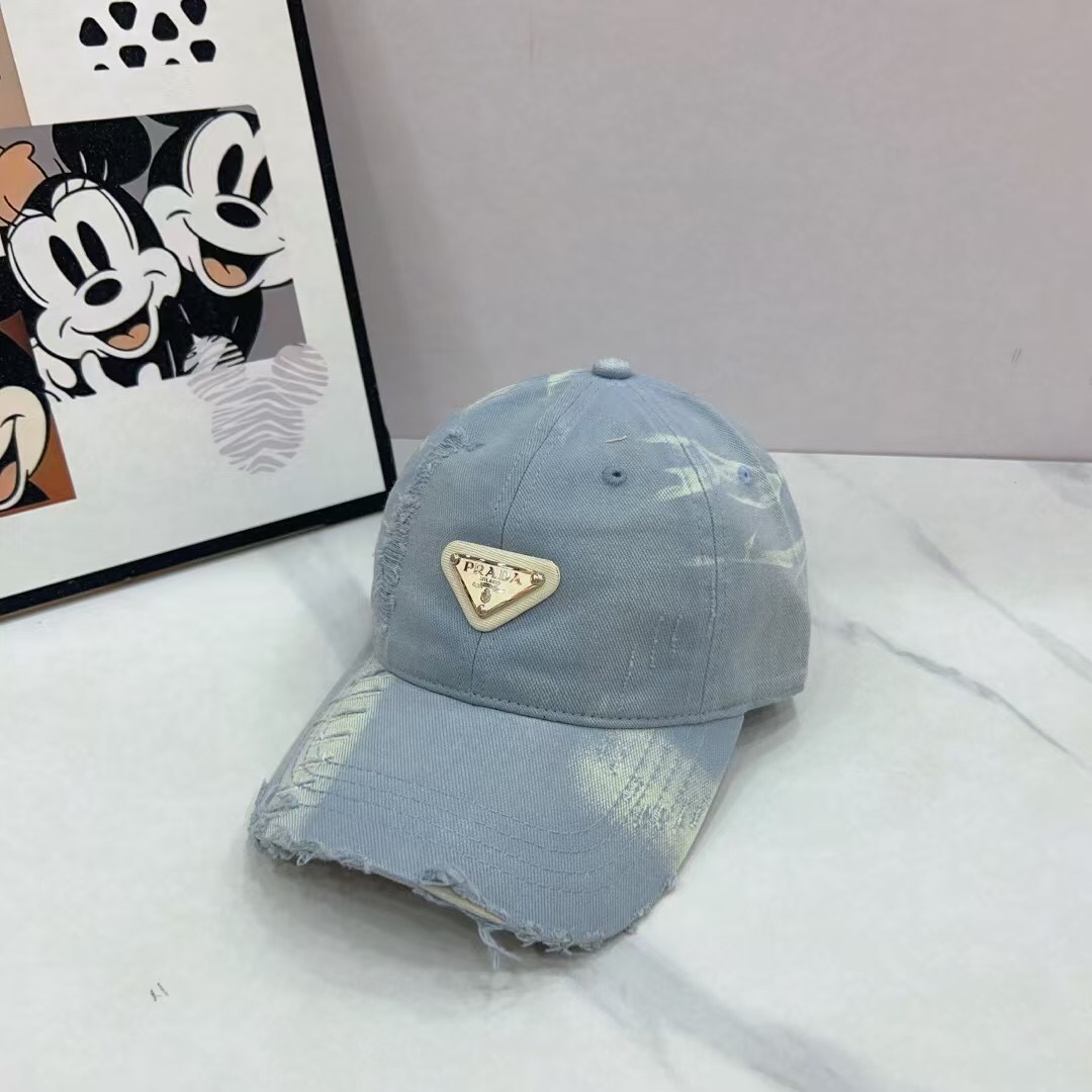 
普拉达 PRADA 新品经典棒球帽 代购版本！时尚潮流，高端做工！非一般的品质，细节看实拍哦