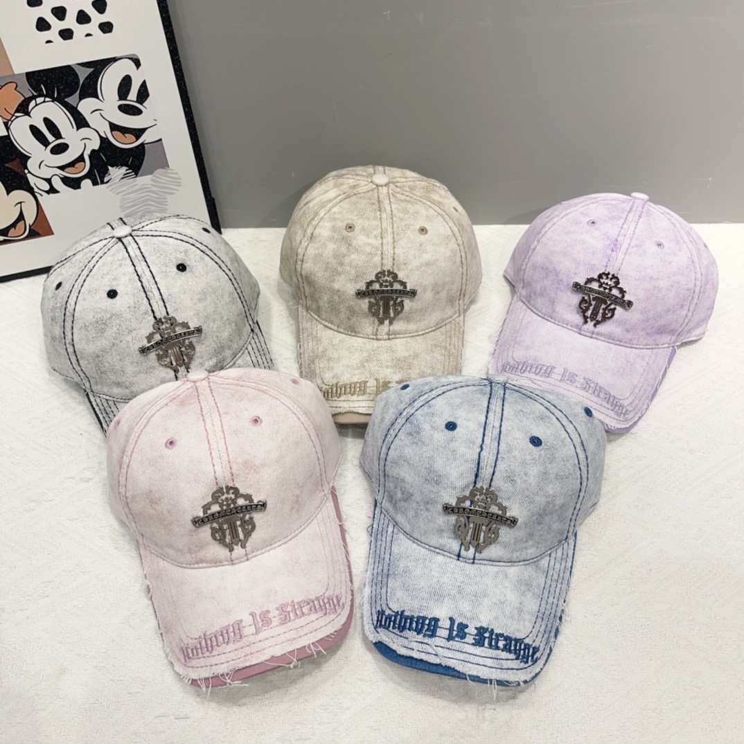  克罗心最新时尚前卫的休闲设计风格，戴上头就是这样好看看哦，做工精细，男女同款！