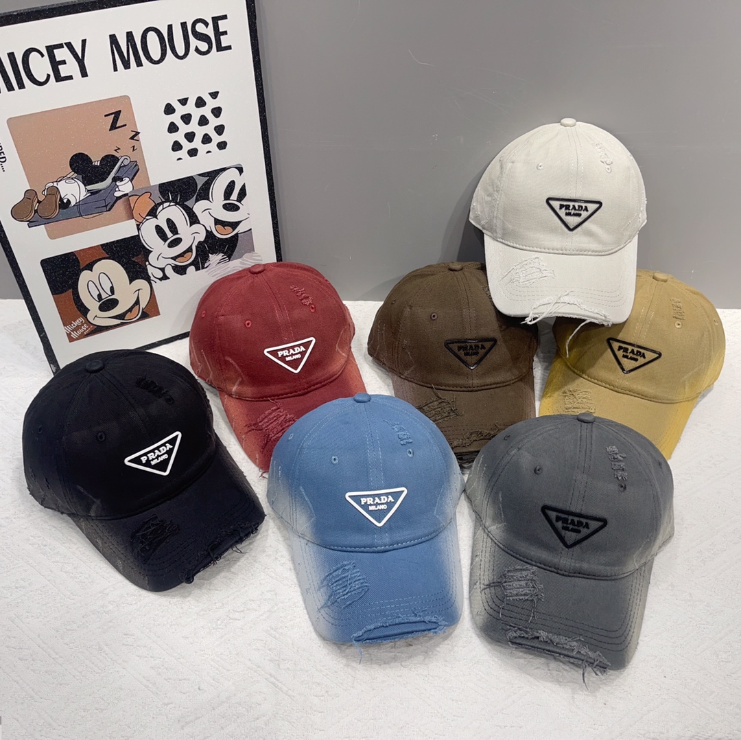 
普拉达 PRADA 新品经典棒球帽 代购版本！时尚潮流，高端做工！非一般的品质，细节看实拍哦