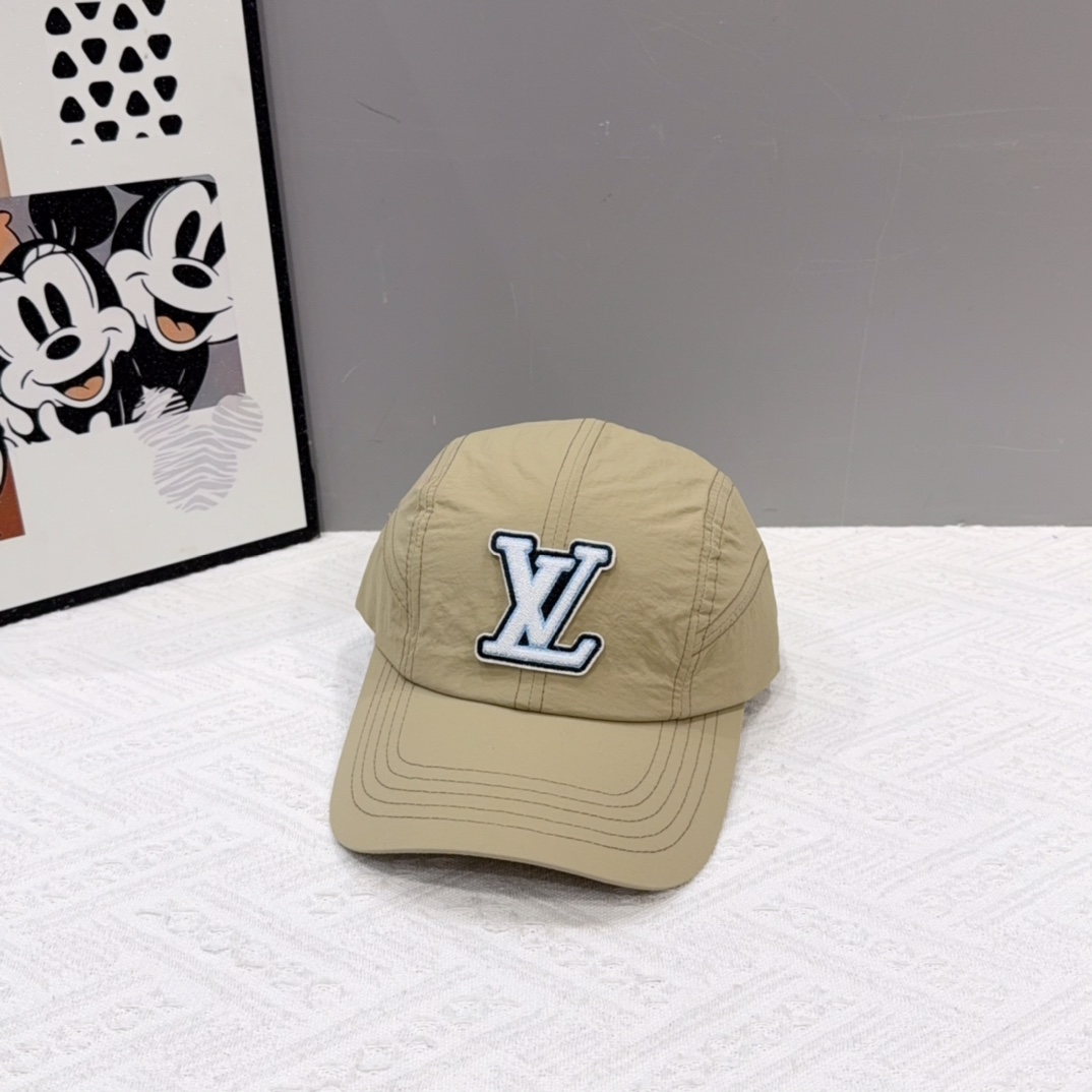 🧢路易威登棒球帽 LouisVuitton😍新款LV棒球帽，重工打造♥️高端大气，百搭款🤗男女通用！跑量