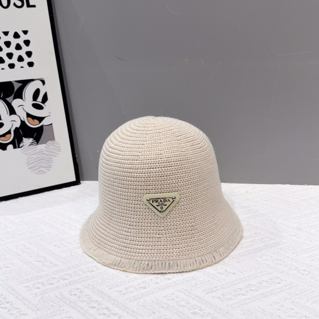  新款普拉达，经典款