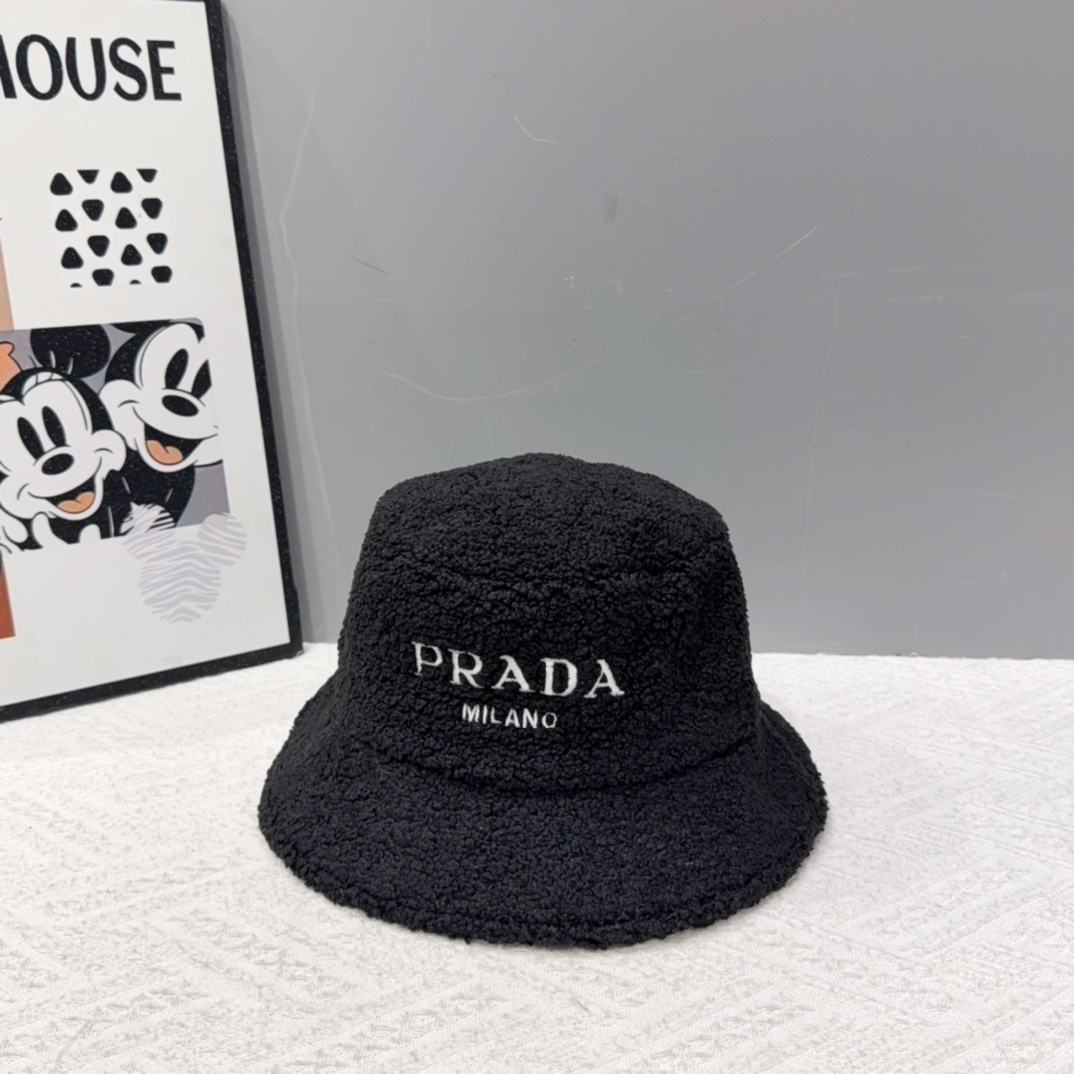 NO:579651,New Prada bucket hat hat bucket hat baseball cap knitted hat, hat, prada, espadrilles, hats19860909新款普拉达渔夫帽帽子渔夫帽棒球帽针织帽,帽子,prada,espadrilles,hats,hat