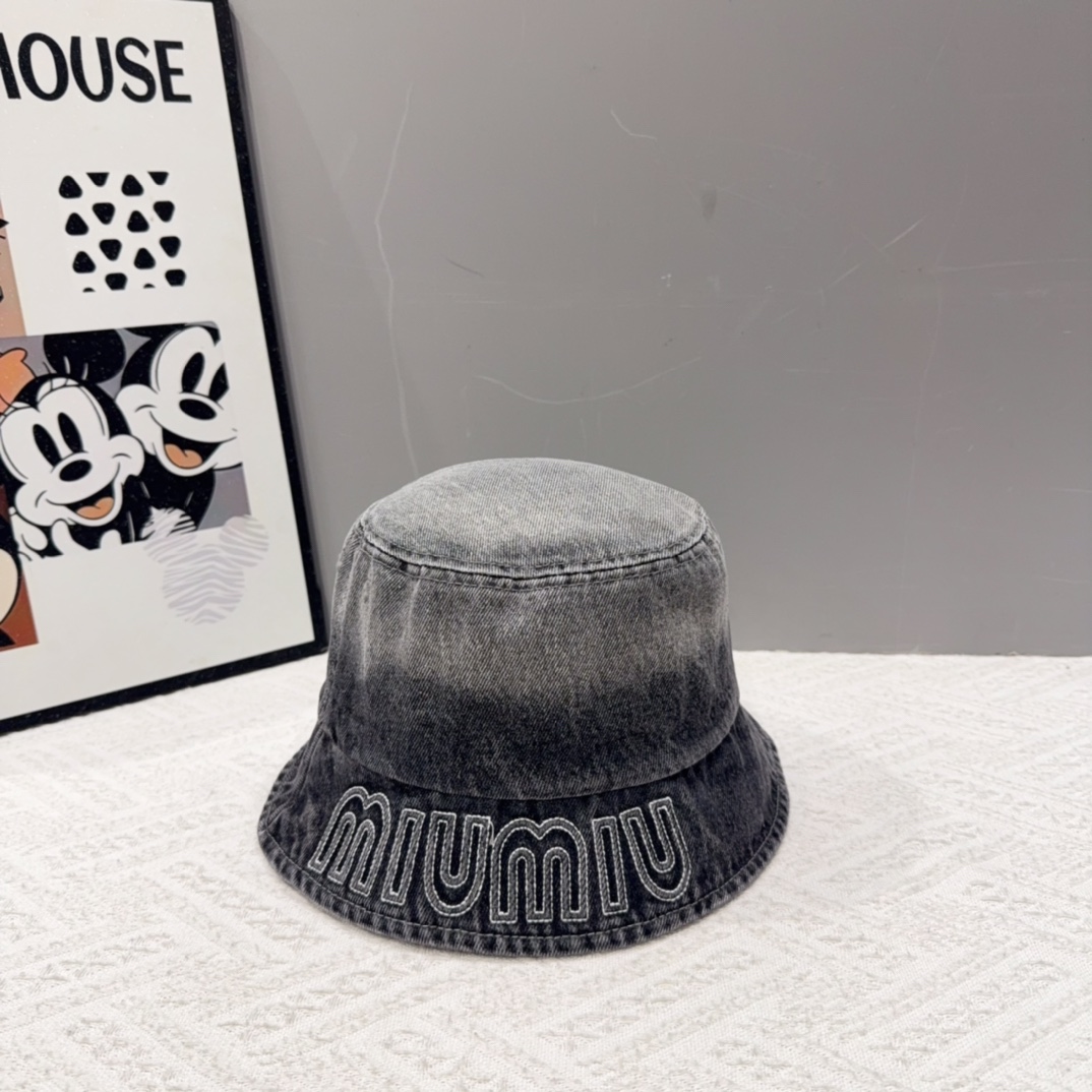 Miu Miu 牛仔渔夫帽
