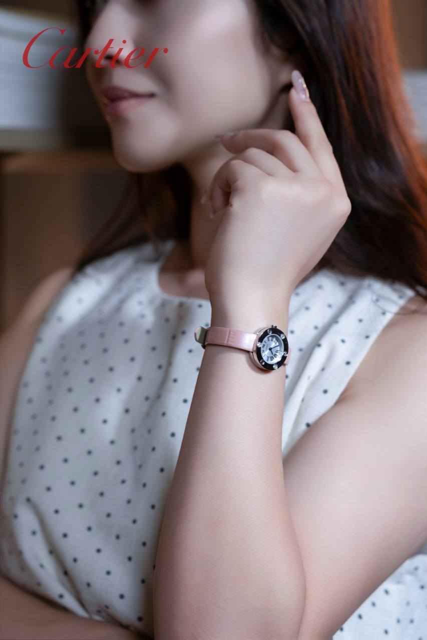 Cartier Love Watch rose gold case and bezel, silver dial, beige leather strap 30mm Women's Quartz
