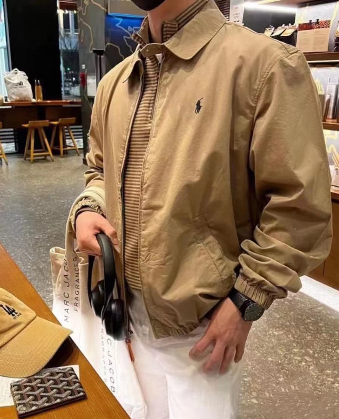 Stylish Raulen Jacket: Simple Design, Attention-Grabbing Focus for Autumn Closet - 图片 4