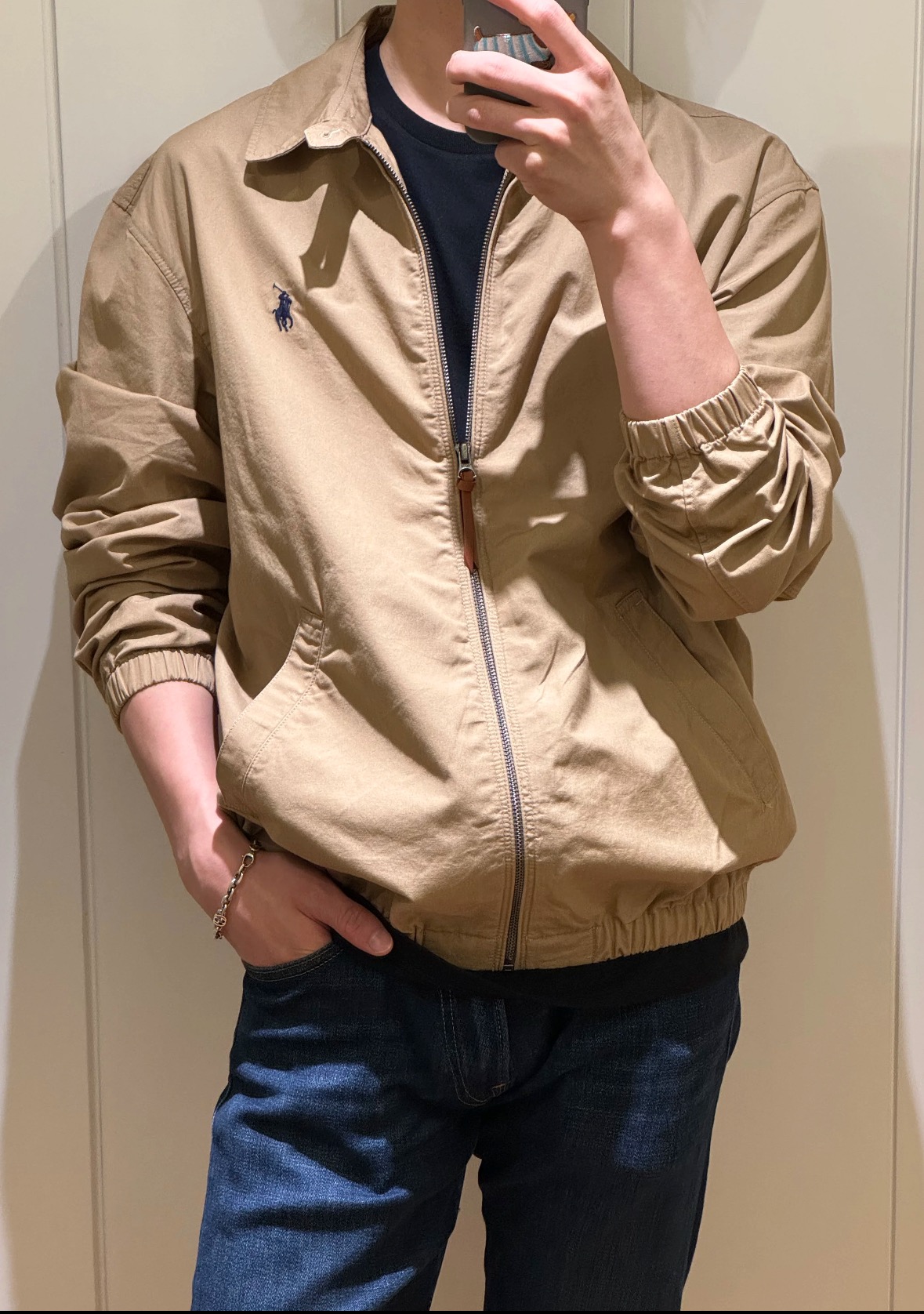 Stylish Raulen Jacket: Simple Design, Attention-Grabbing Focus for Autumn Closet - 图片 2