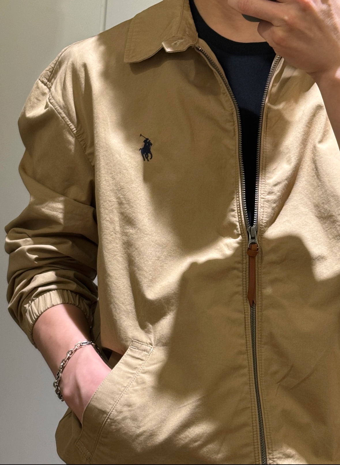 Stylish Raulen Jacket: Simple Design, Attention-Grabbing Focus for Autumn Closet - 图片 8