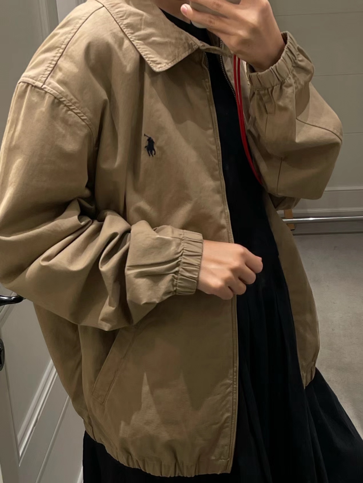 Stylish Raulen Jacket: Simple Design, Attention-Grabbing Focus for Autumn Closet - 图片 9