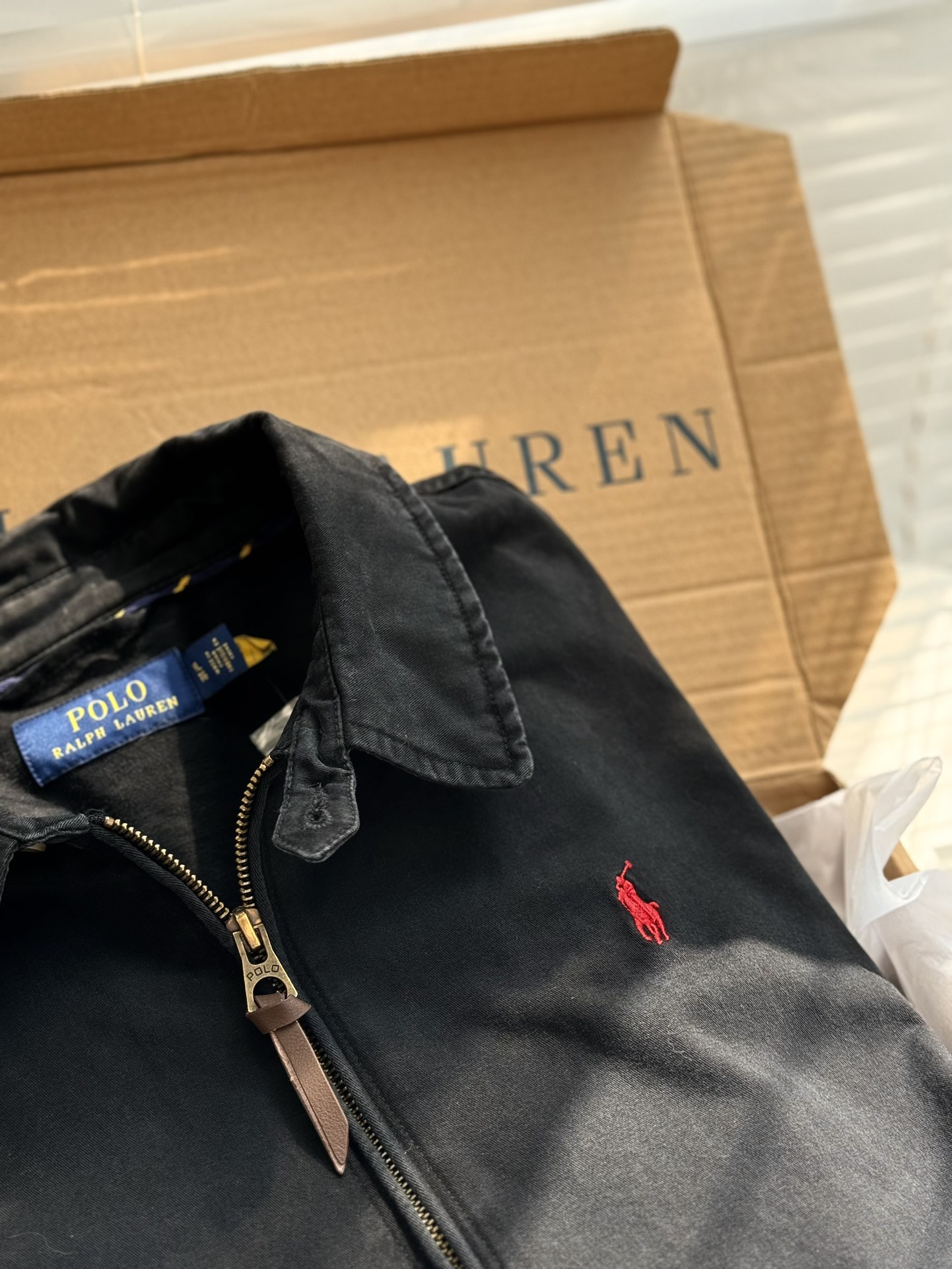 Luxurious and versatile one-size dress by Ralph Lauren for all occasions. - 图片 6