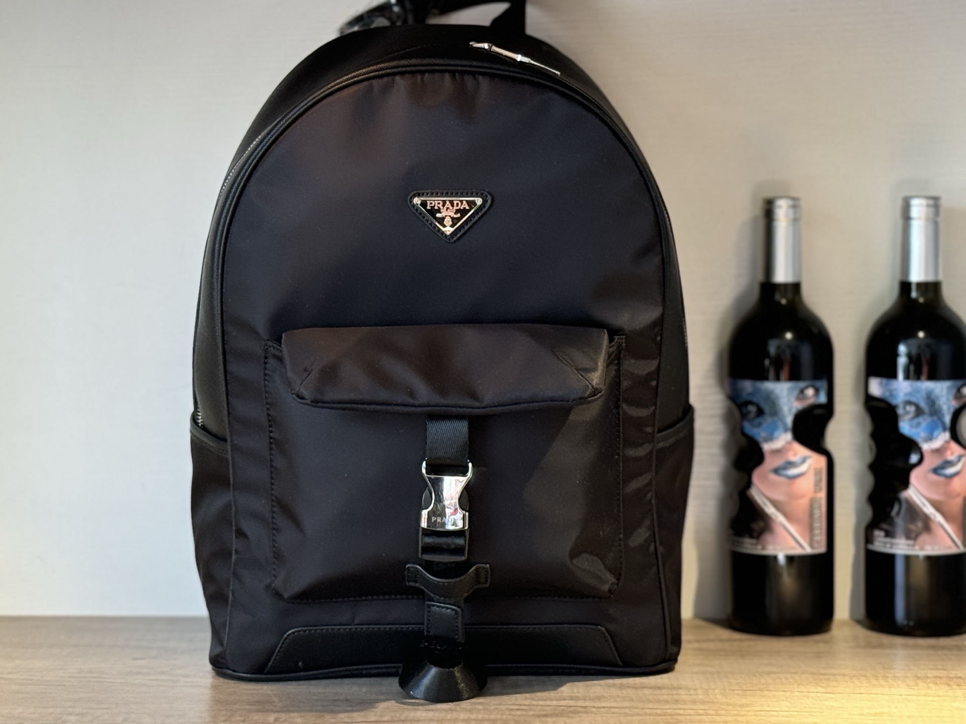 P248 | One Of Prada’s Classic Models, A Must-have Item For Trendy Men, New Trendy Brand Series Backpack, Molded Custom Hardware, Ykk Zipper, Simple And Fashionable | Item Number: 40288 | Size: 41cm️29.5cm