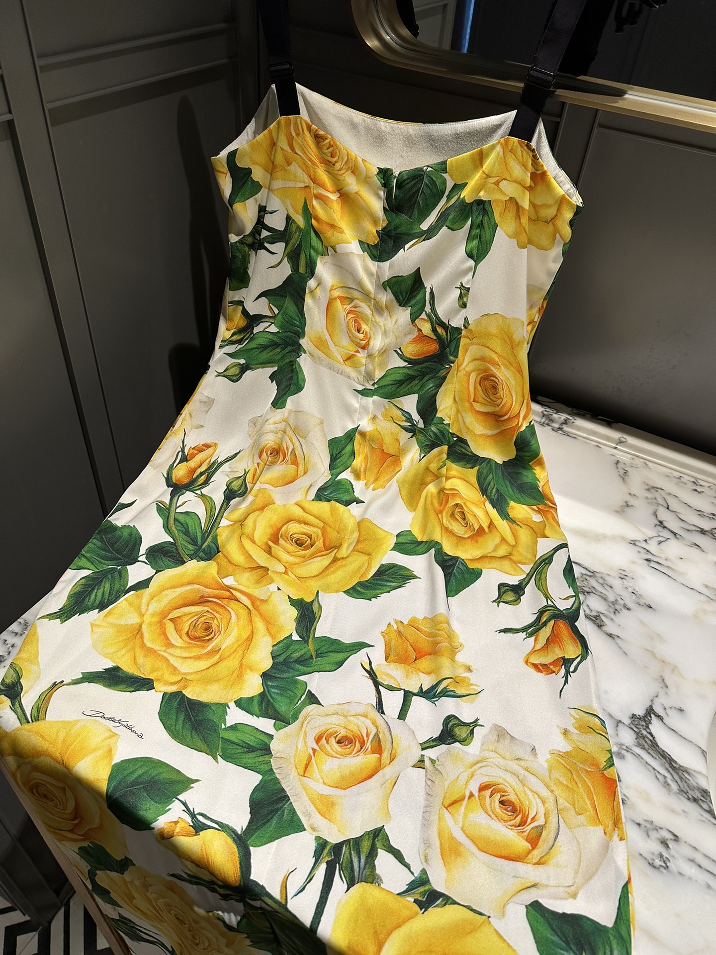 现货️24春夏新品️真丝黄玫瑰印花系列连衣裙！定位还原印花！每一朵花都是定位还原花型裁剪！