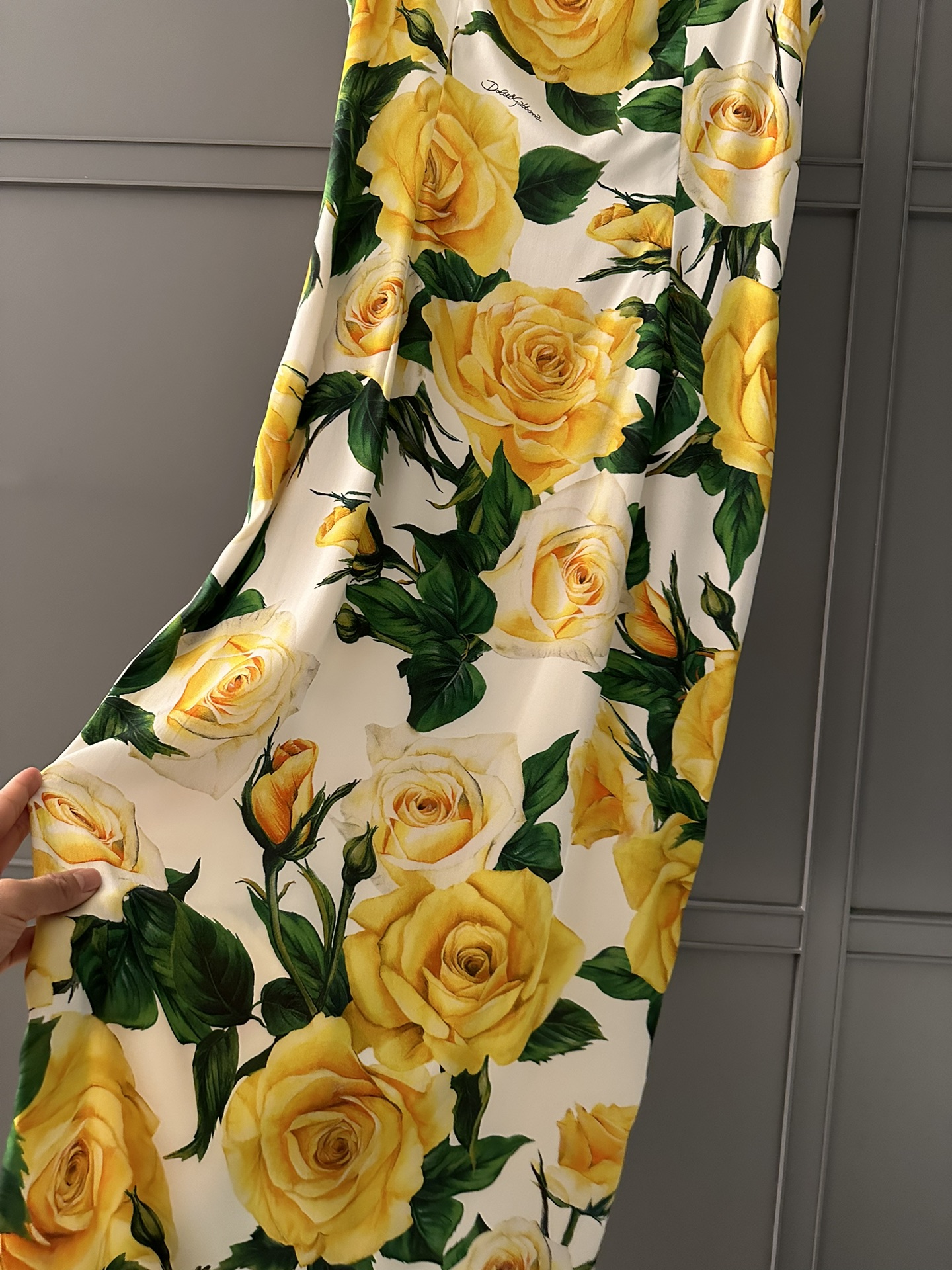 现货️24春夏新品️真丝黄玫瑰印花系列连衣裙！定位还原印花！每一朵花都是定位还原花型裁剪！